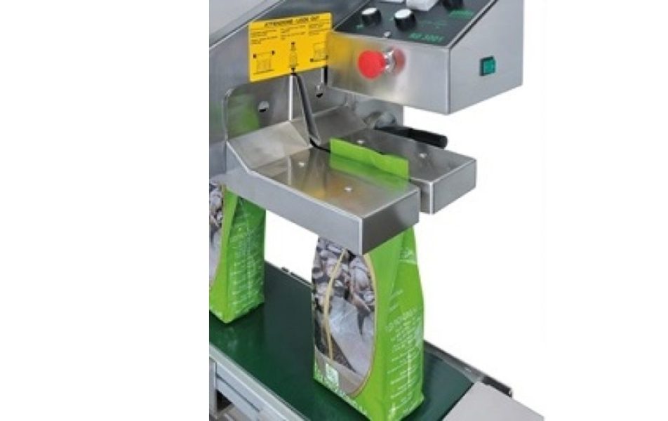 Termosaldatrice-rotativa-Rotary-heat-sealer-RO-3001-a-Copia-qplo941qjzcvzfpui6p5wg9yqbc9bwm1vyjwbe7kzk